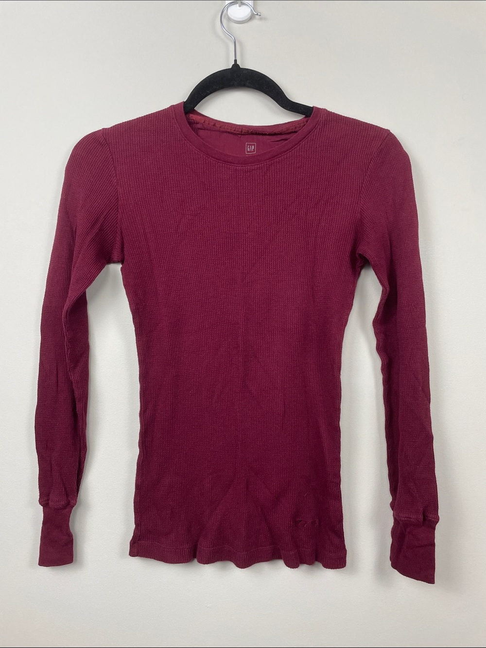 GAP Women's Long Sleeve Ribbed Top - Burgundy